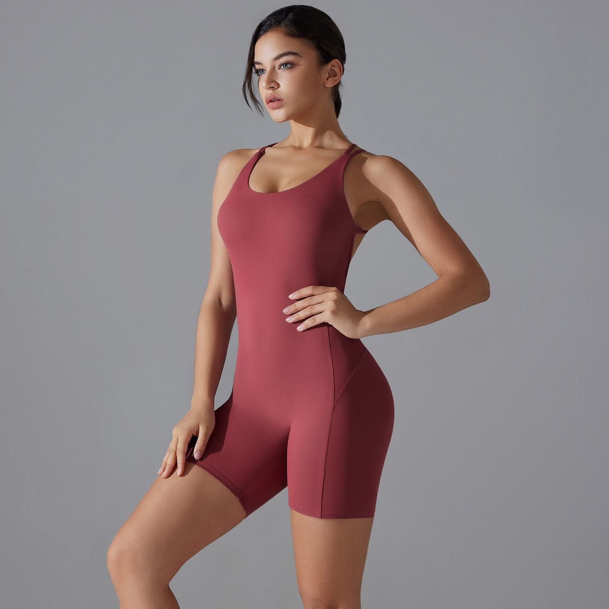 ชุดโยคะเซ็กซี่Backless Sportyแ - Herbal Yoga บทวิจารณ์และราคา